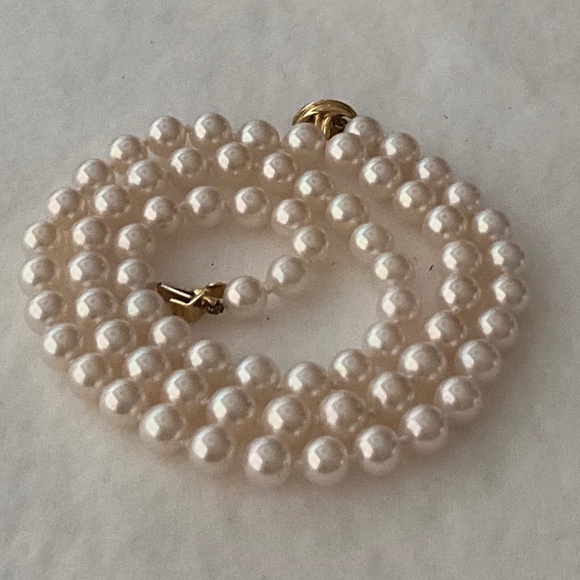 TIFFANY & CO Signature 18K YG Clasp Akoya Pearl Strand Necklace - Picture 12 of 14